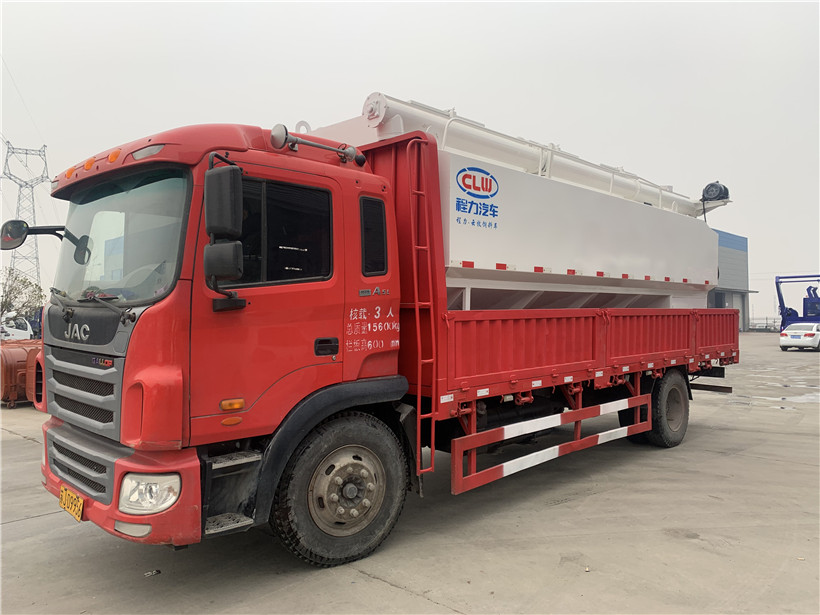 程力集团散装饲料运输罐