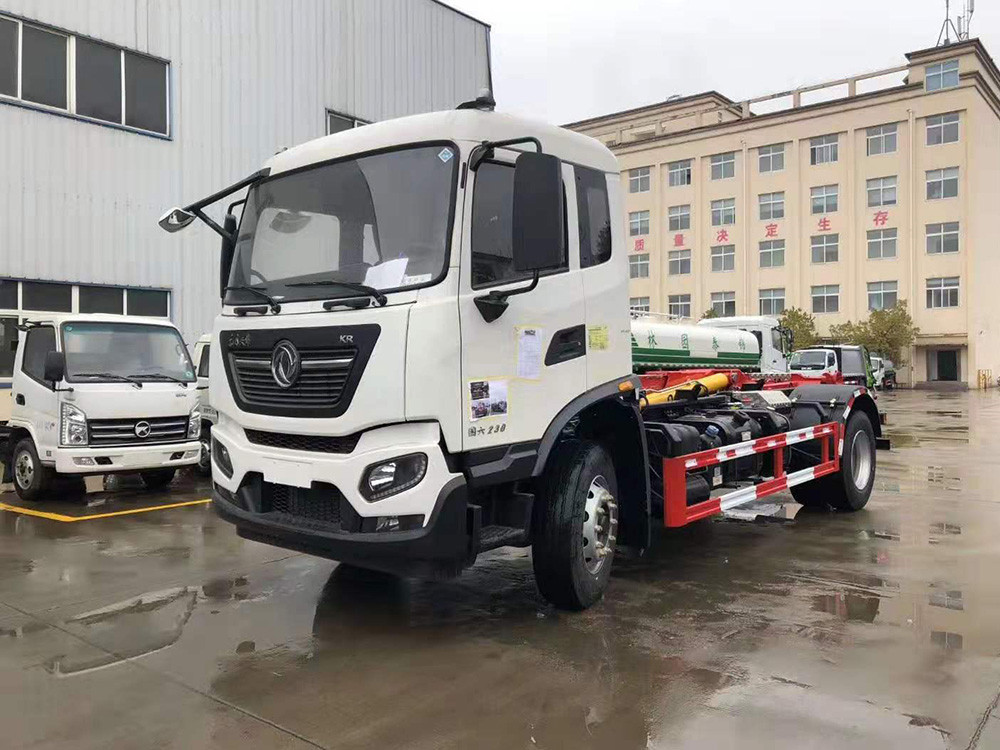 黄牌东风天龙钩臂垃圾车