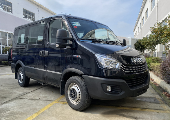 依维柯欧胜（低顶）殡仪车